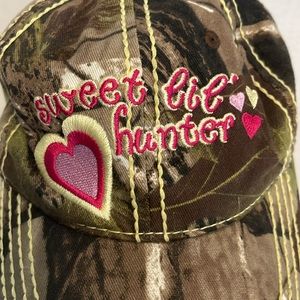 Sweet lil hunter youth hat cap green camo & pink lower, paramount outdoors